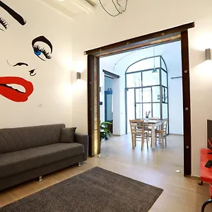 https://la-casetta-delle-scienze-suite.sicilyhotelsitaly.net